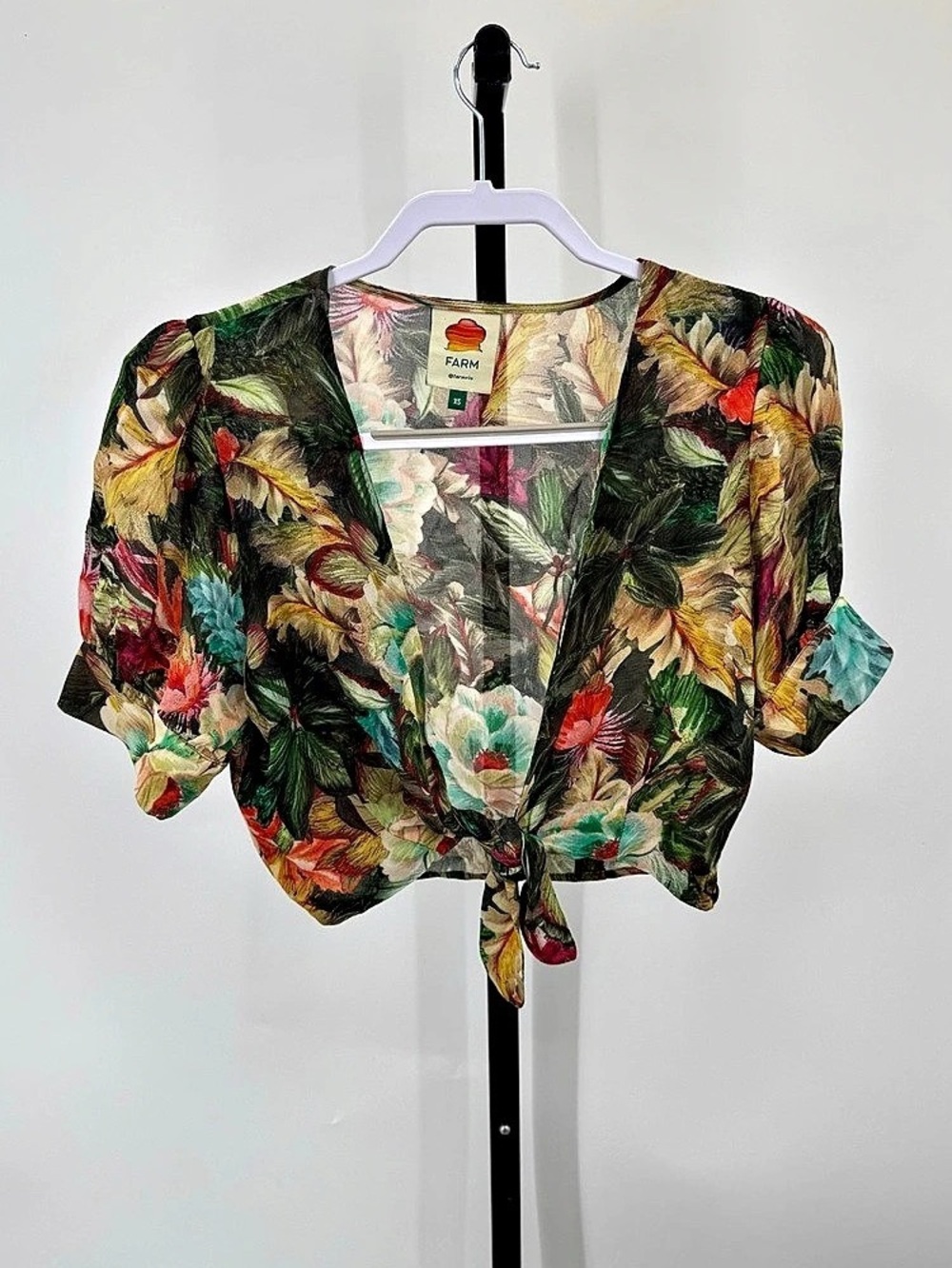 Farm Rio Floral Tie-Front Crop Top in Green XS
